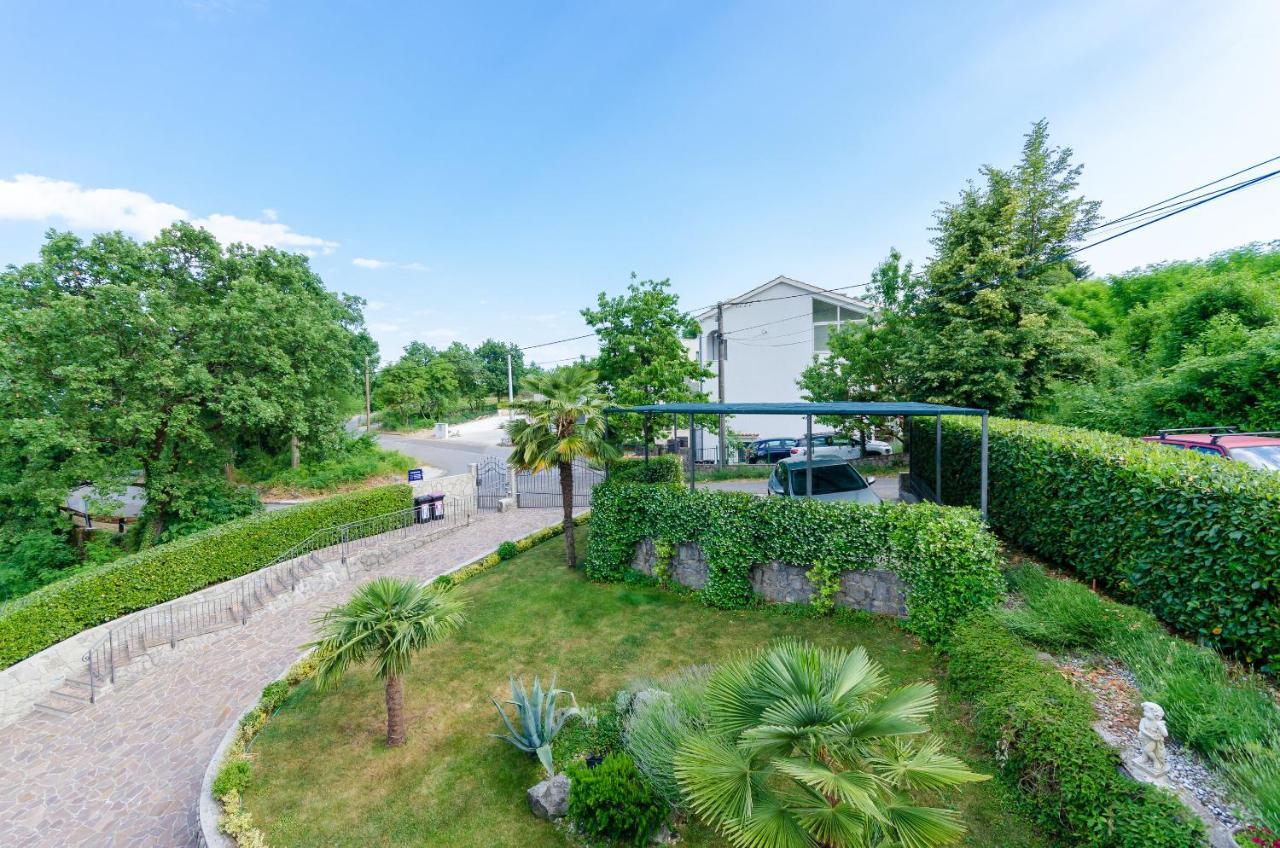 Apartments Marijana Ičići Buitenkant foto