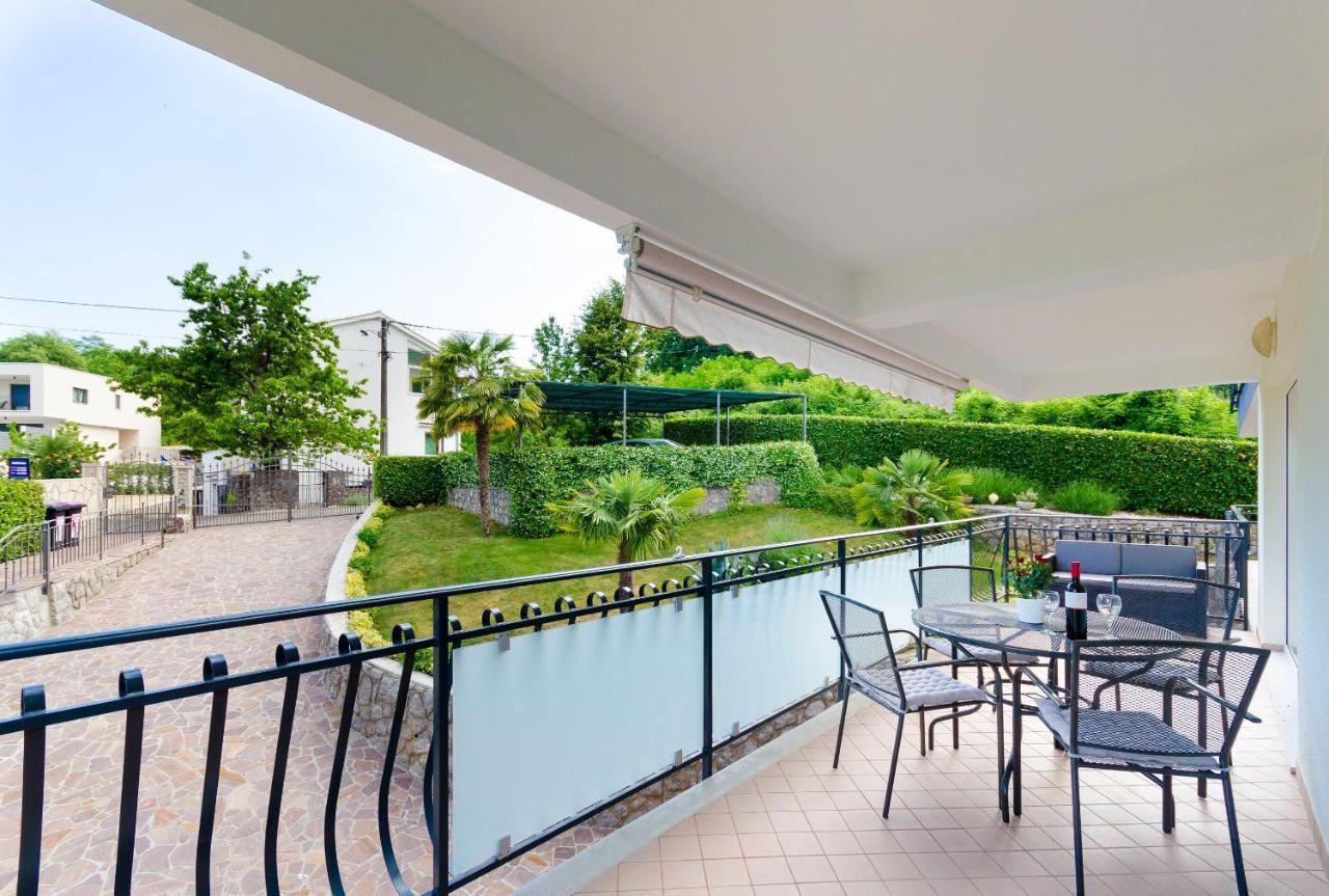 Apartments Marijana Ičići Buitenkant foto