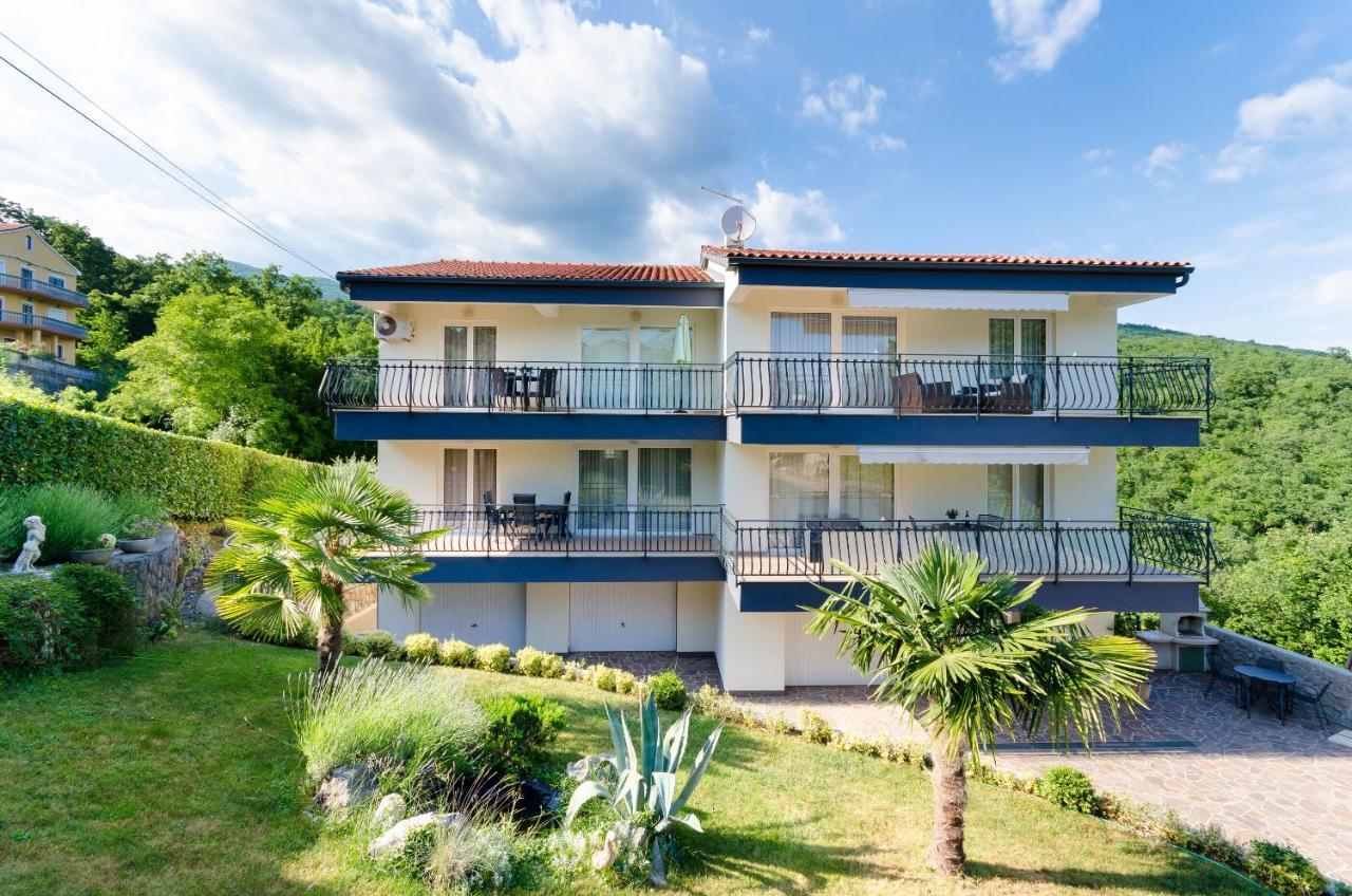 Apartments Marijana Ičići Buitenkant foto