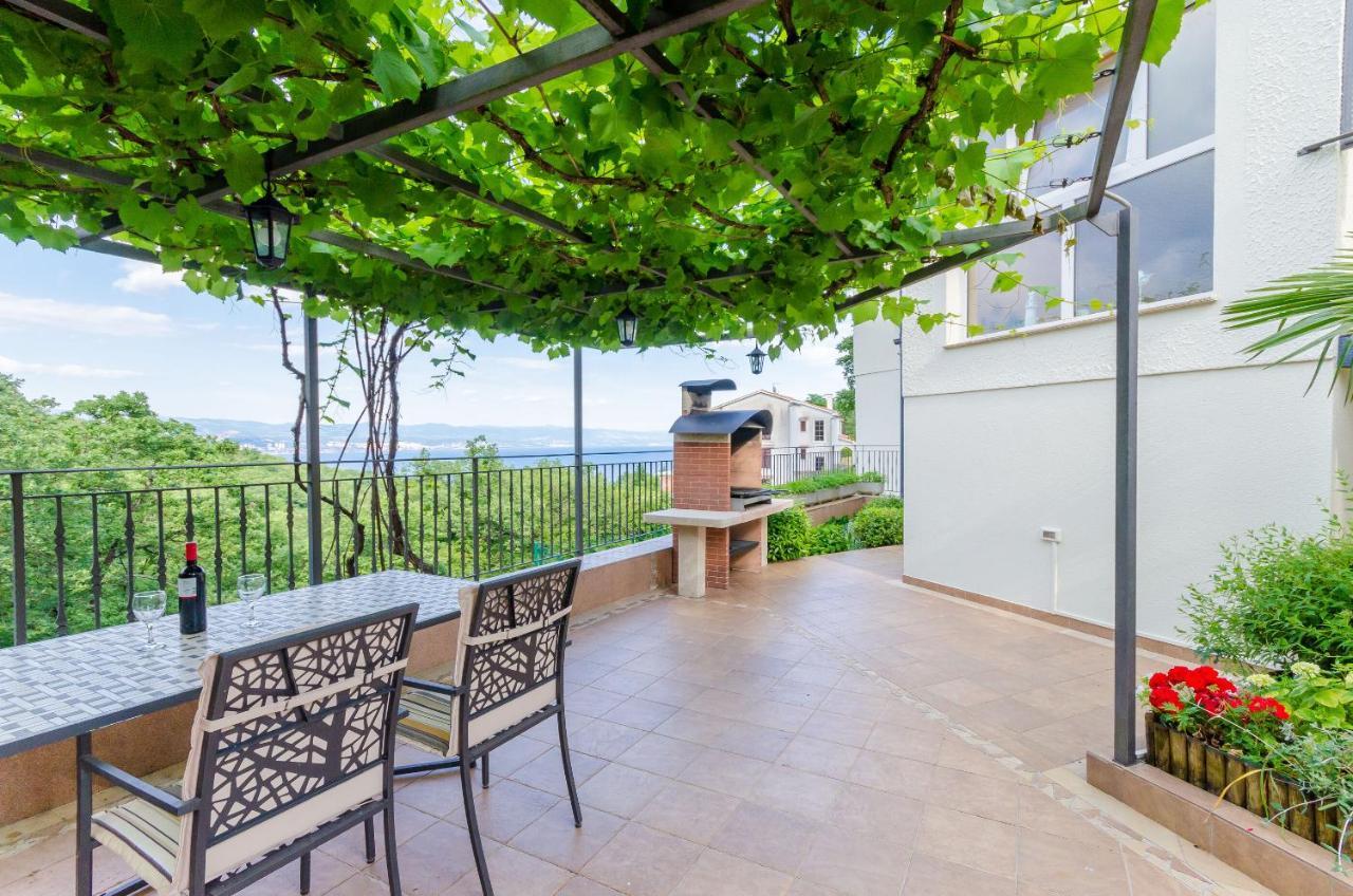 Apartments Marijana Ičići Buitenkant foto