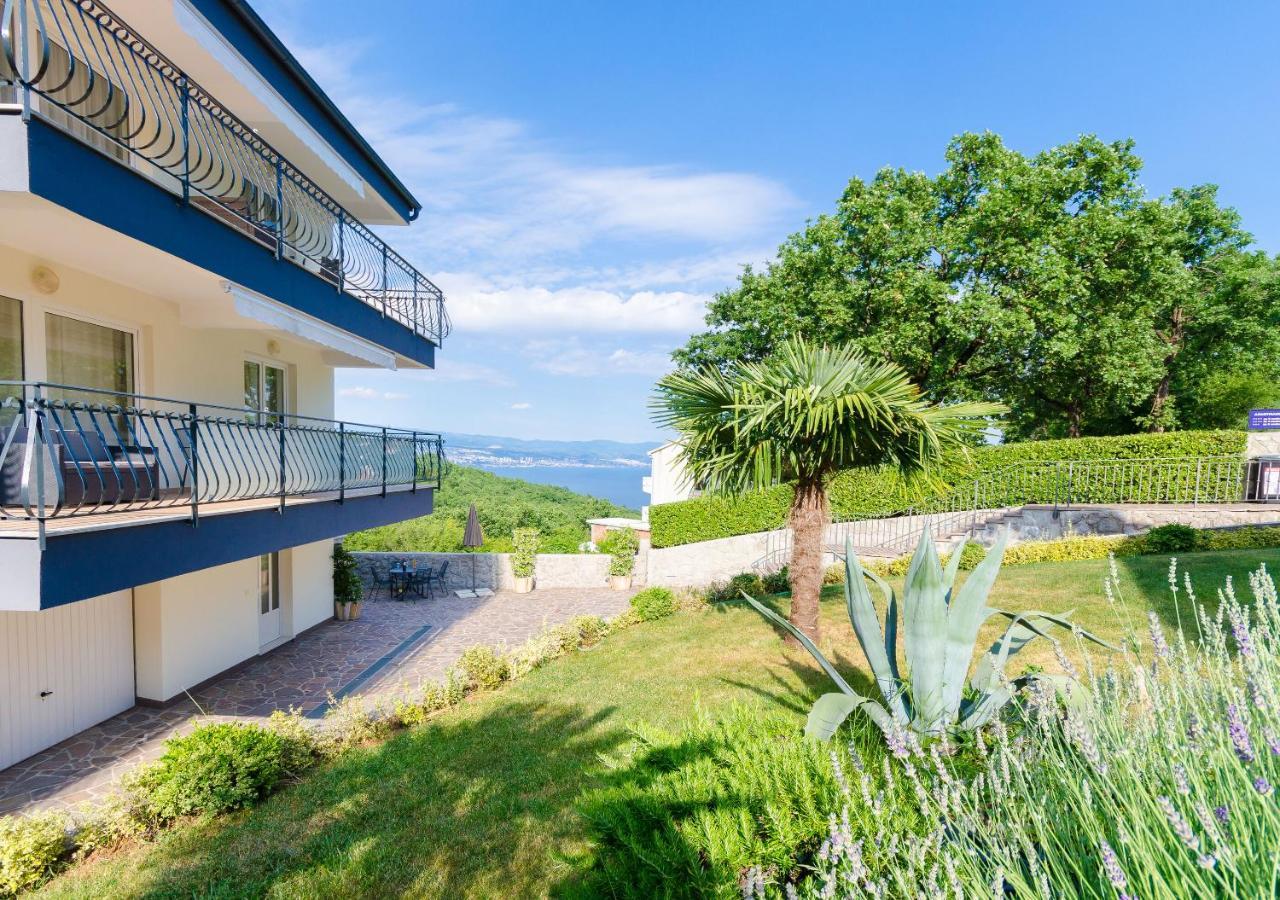 Apartments Marijana Ičići Buitenkant foto