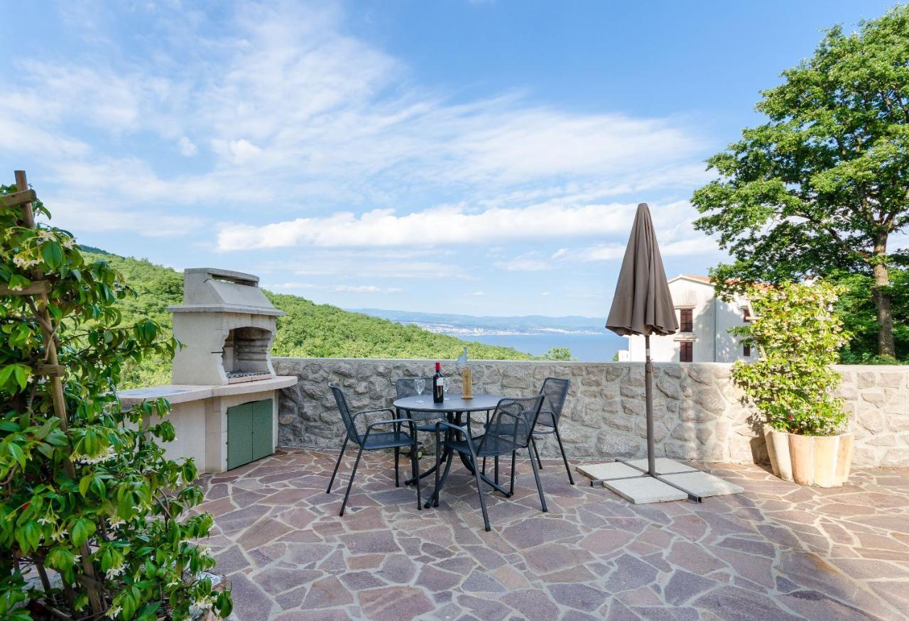 Apartments Marijana Ičići Buitenkant foto