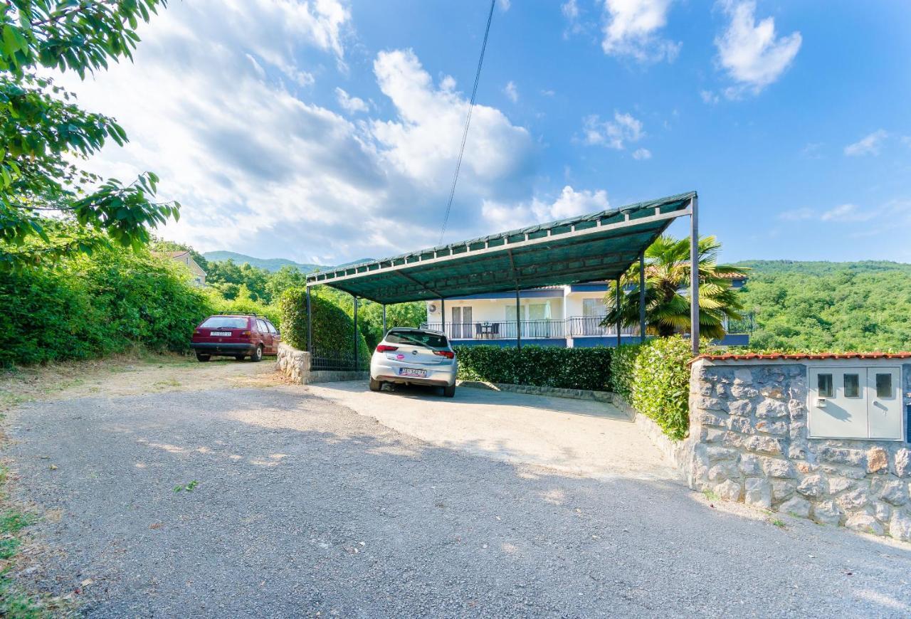 Apartments Marijana Ičići Buitenkant foto