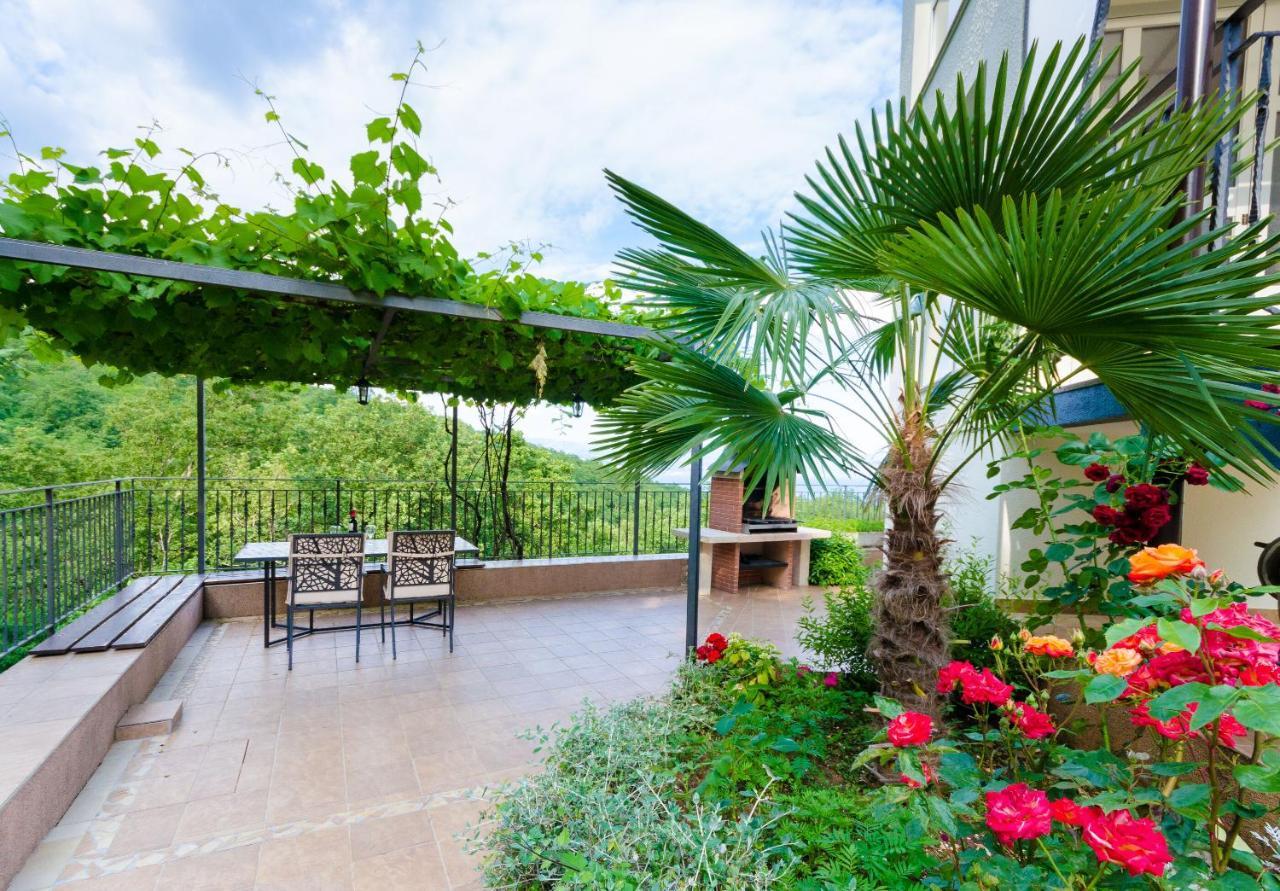 Apartments Marijana Ičići Buitenkant foto