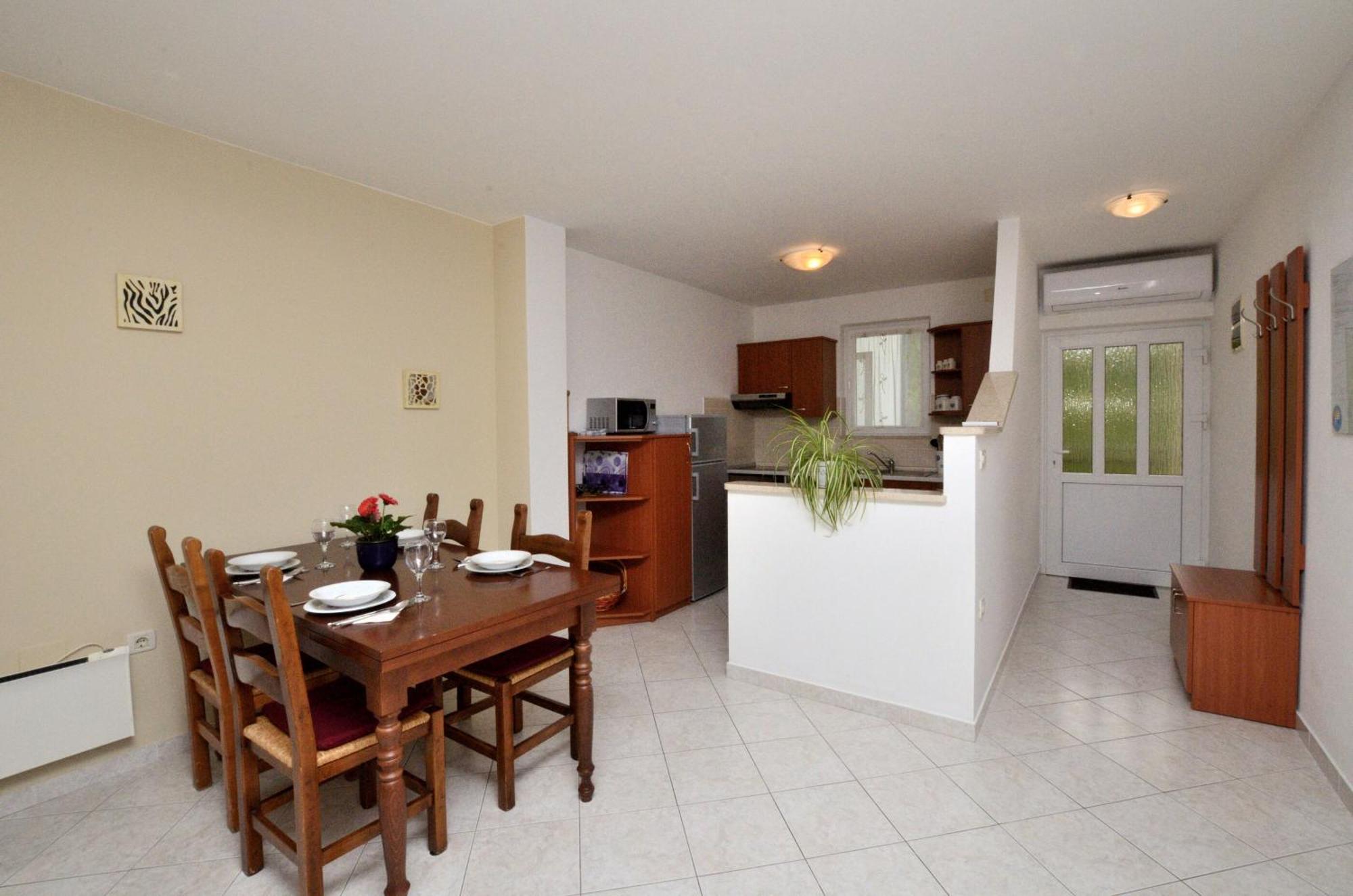 Apartments Marijana Ičići Buitenkant foto