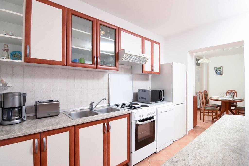Apartments Marijana Ičići Buitenkant foto