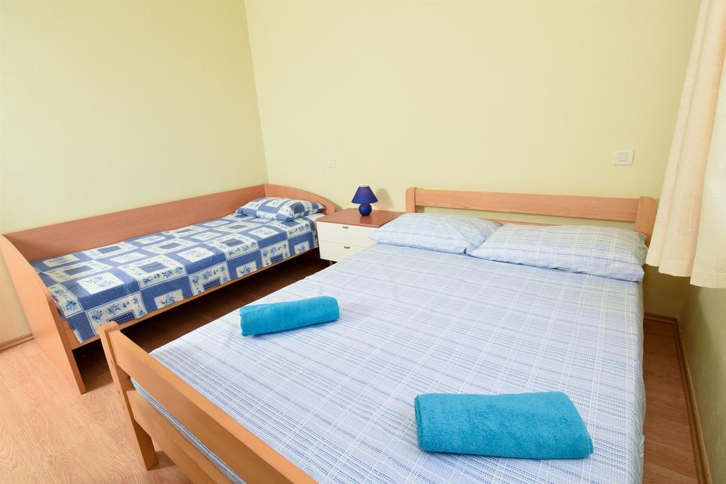 Apartments Marijana Ičići Buitenkant foto