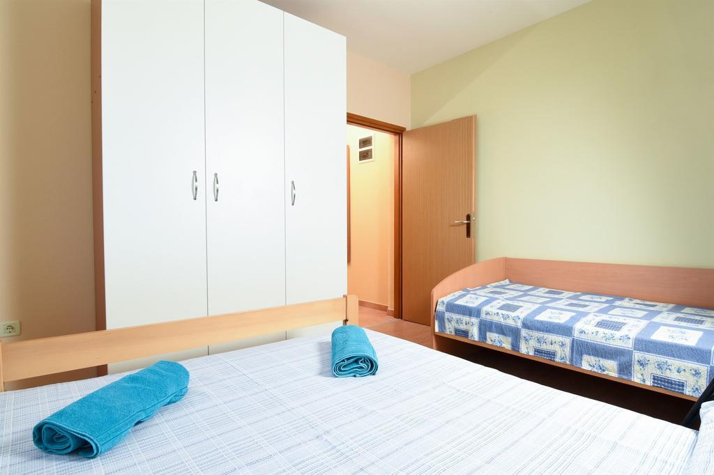 Apartments Marijana Ičići Buitenkant foto