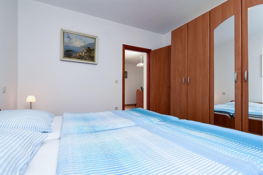 Apartments Marijana Ičići Buitenkant foto
