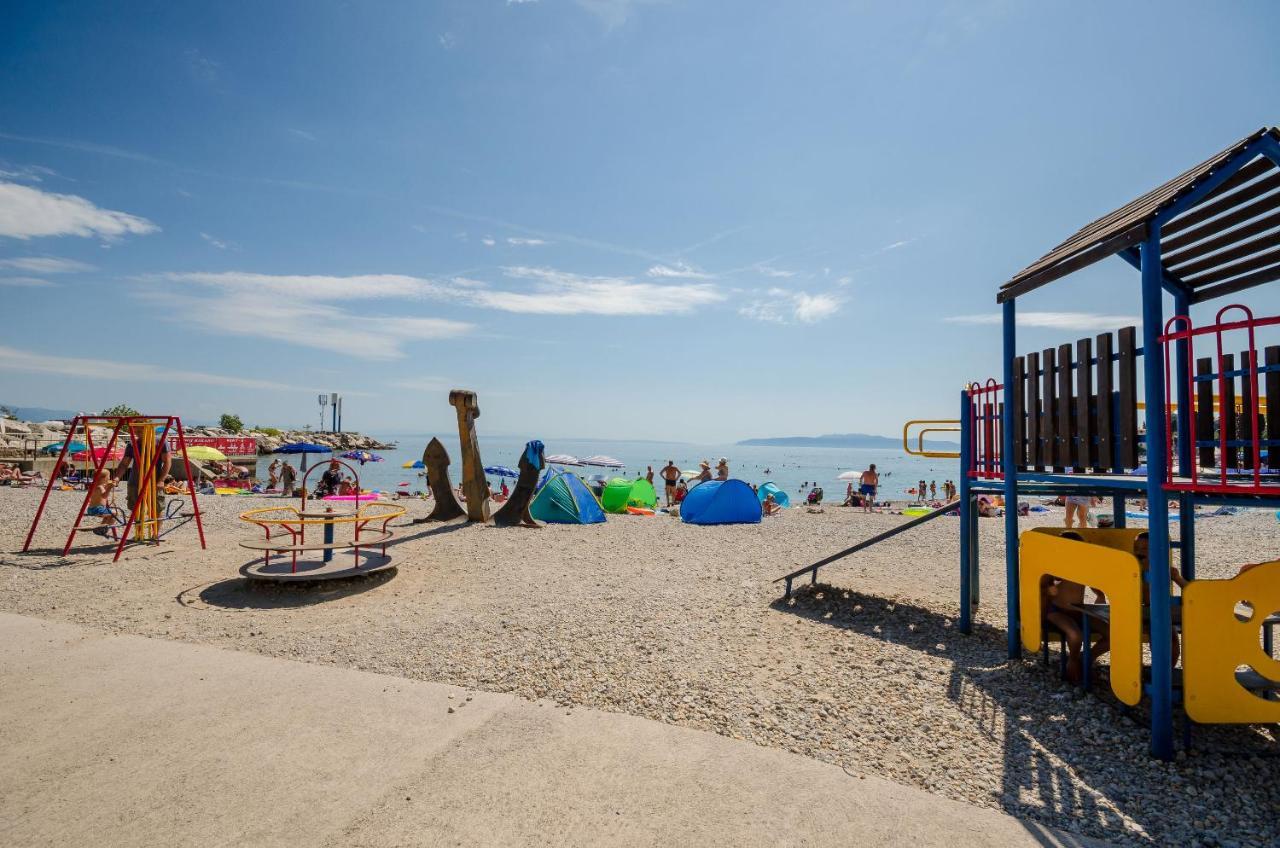 Apartments Marijana Ičići Buitenkant foto