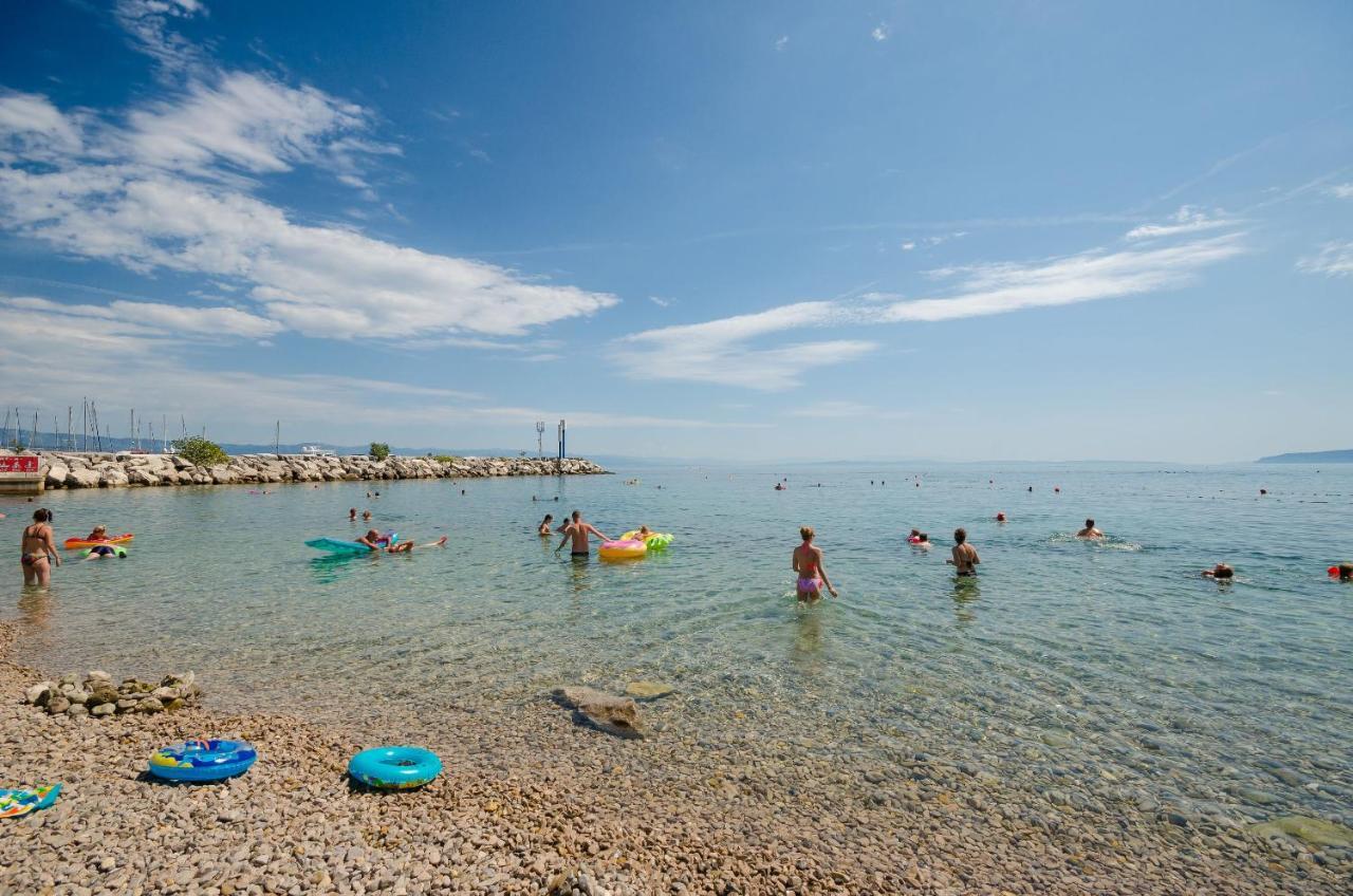Apartments Marijana Ičići Buitenkant foto